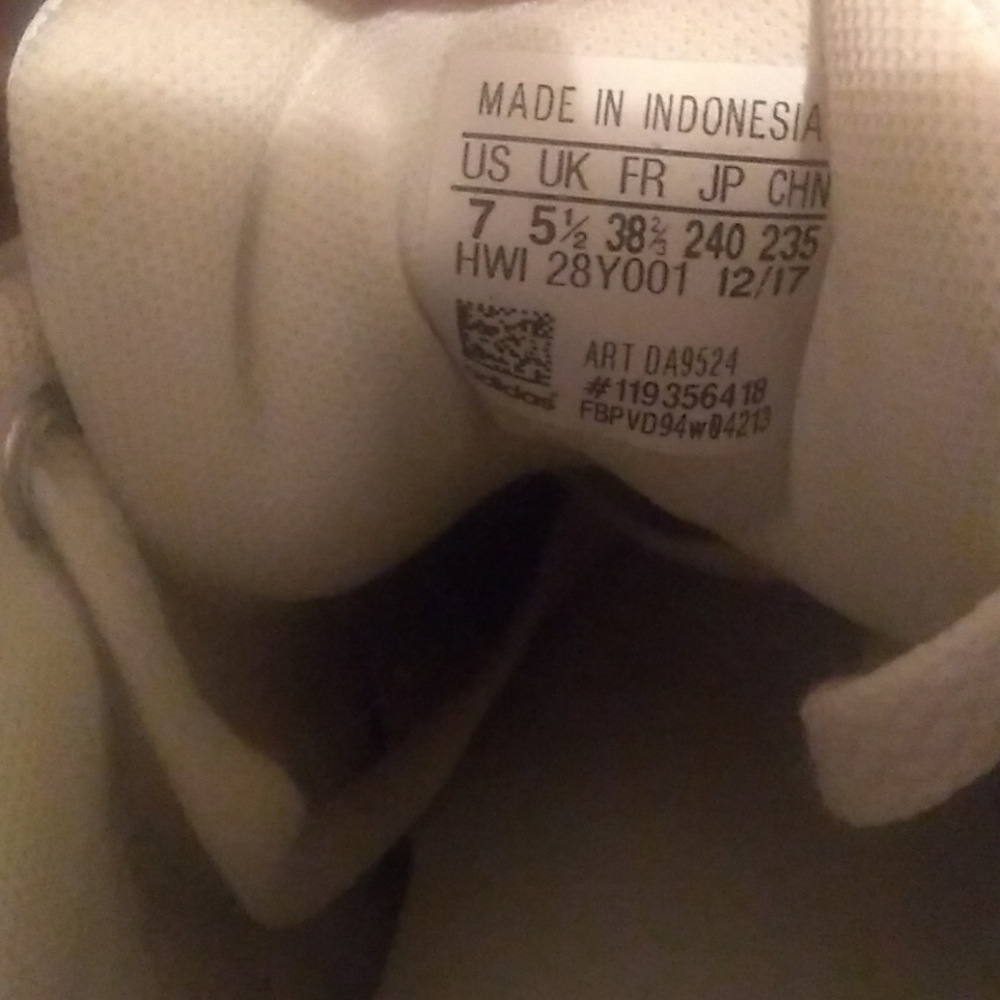Shoes - Picture 4 of 7